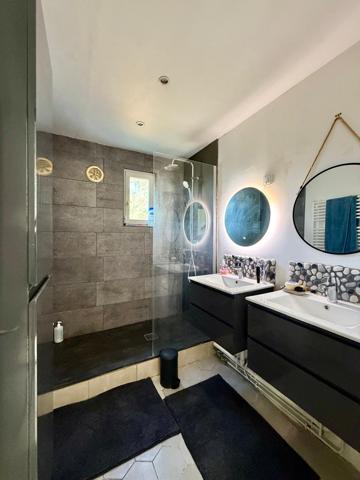 Maison
         9 pièces
        - 160 m² Exclusivité 319 000 € *