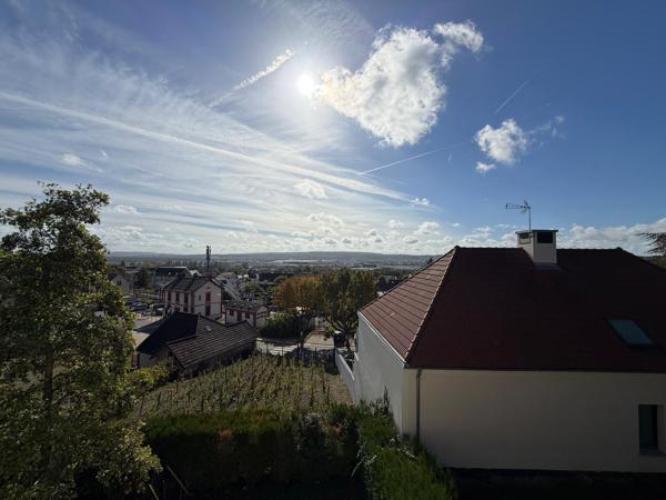 Maison
         9 pièces
        - 160 m² Exclusivité 319 000 € *
