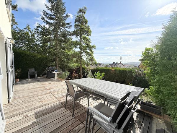 Maison
         9 pièces
        - 160 m² Exclusivité 319 000 € *