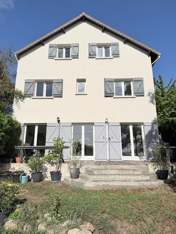 Maison
         9 pièces
        - 160 m² Exclusivité 319 000 € *