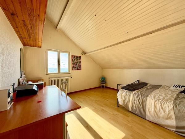 Maison
         9 pièces
        - 160 m² Exclusivité 319 000 € *