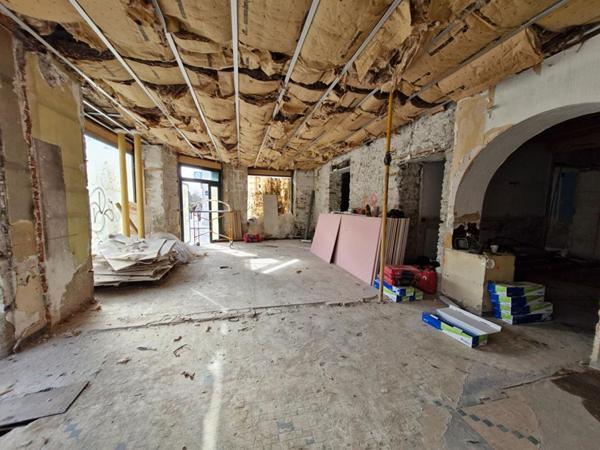 NANTES gare - MURS COMMERCIAUX LIBRES,  LOCAL 145 m² + 65m²
