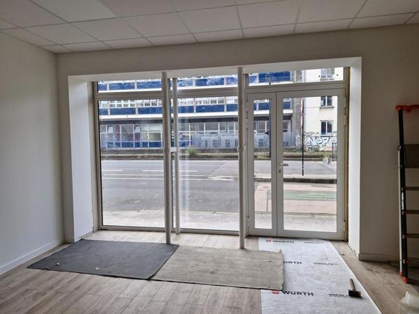 NANTES gare - MURS COMMERCIAUX LIBRES,  LOCAL 145 m² + 65m²