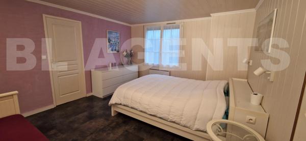 Superbe pavillon de 10 pièces, en parfait état, sur un magnifique terrain clos et arboré de 3 400 m²