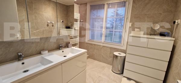 Superbe pavillon de 10 pièces, en parfait état, sur un magnifique terrain clos et arboré de 3 400 m²