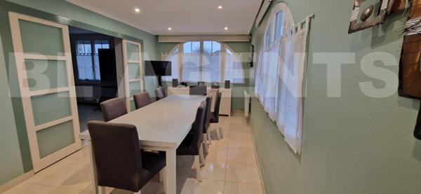 Superbe pavillon de 10 pièces, en parfait état, sur un magnifique terrain clos et arboré de 3 400 m²