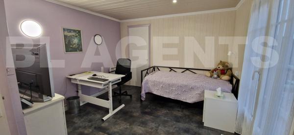 Superbe pavillon de 10 pièces, en parfait état, sur un magnifique terrain clos et arboré de 3 400 m²