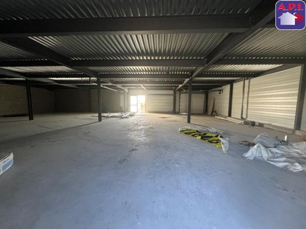 ENTREPOT 320 m² PAMIERS ZONE COMMERCIALE
