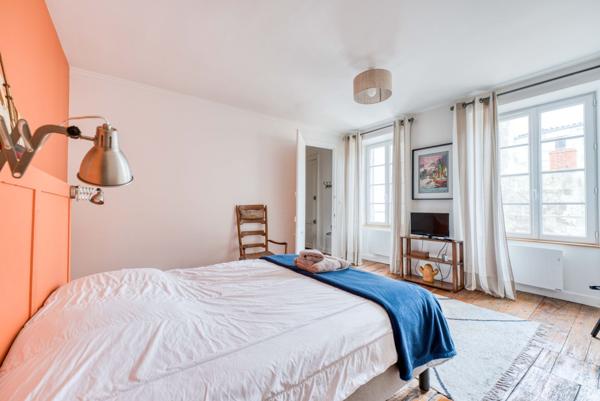 Charmant appartement ancien rénové – Centre-ville