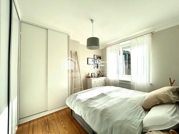 Maison de ville avec jardin et grand garage