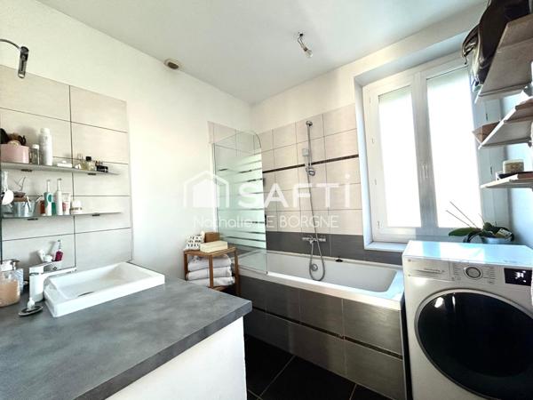 Maison de ville avec jardin et grand garage