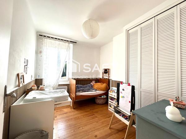 Maison de ville avec jardin et grand garage