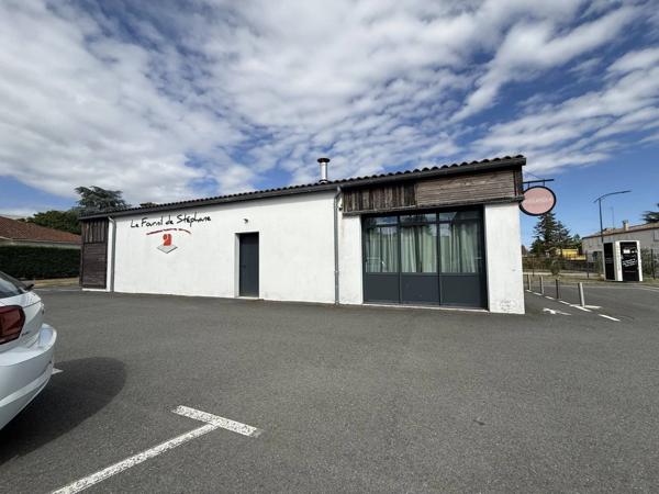 Vente immobilière : Local et fonds de commerce à Gémozac    215 000 €- L'AGENCE DE L'IMMOBILIER.