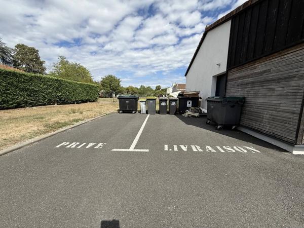 Vente immobilière : Local et fonds de commerce à Gémozac    215 000 €- L'AGENCE DE L'IMMOBILIER.