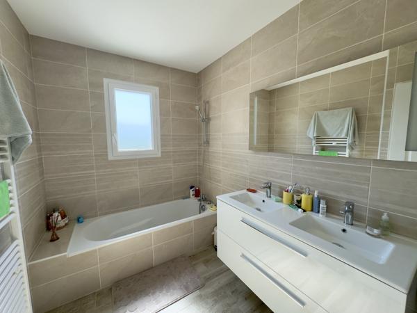 Maison 4 pièce(s) 3 chambre(s) 97 m²