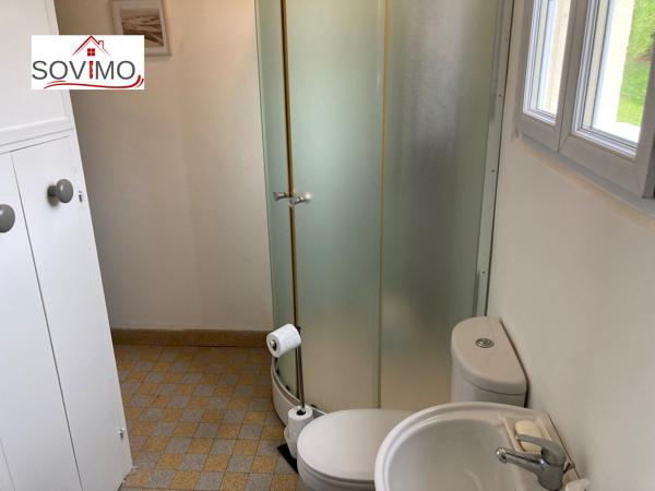 CHARME ET CONFORT POUR CE PAVILLON SITUÉ À PROXIMITÉ DU CENTRE VILLE