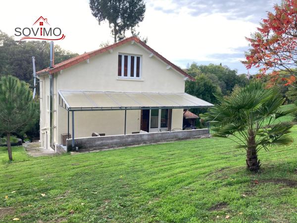 CHARME ET CONFORT POUR CE PAVILLON SITUÉ À PROXIMITÉ DU CENTRE VILLE
