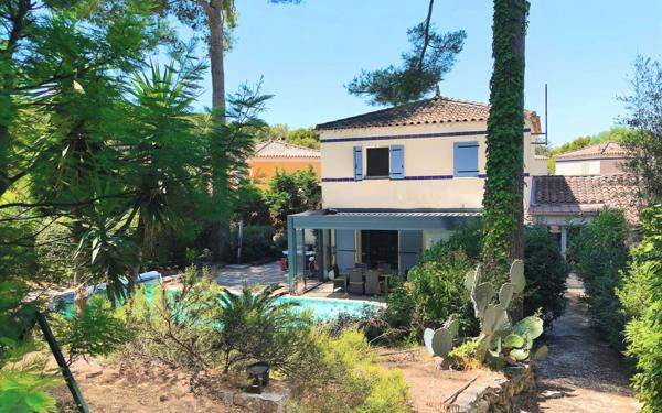 Maison à vendre    5 pièces • 81 m2 Sanary-sur-Mer