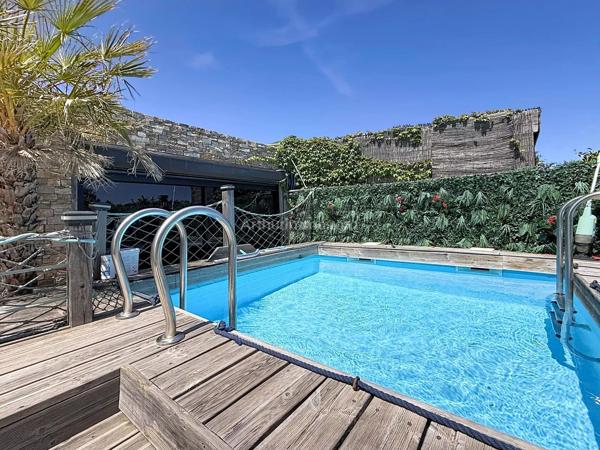 Vente                                                      Maison
                        
                     5 pièces                      90 m2                     à Lumio