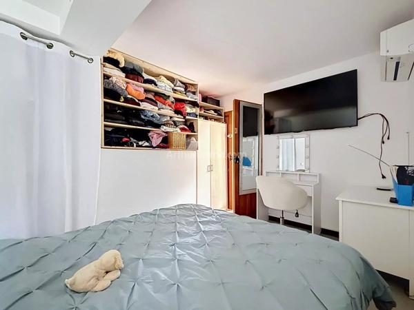 Vente                                                      Maison
                        
                     5 pièces                      90 m2                     à Lumio
