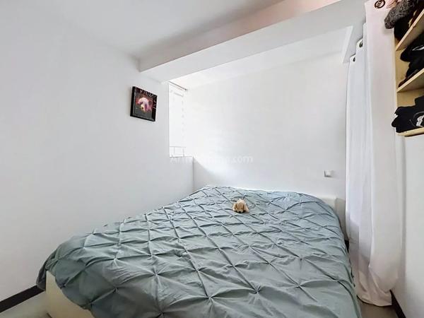 Vente                                                      Maison
                        
                     5 pièces                      90 m2                     à Lumio