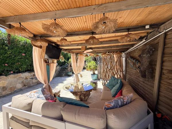 Vente                                                      Maison
                        
                     5 pièces                      90 m2                     à Lumio