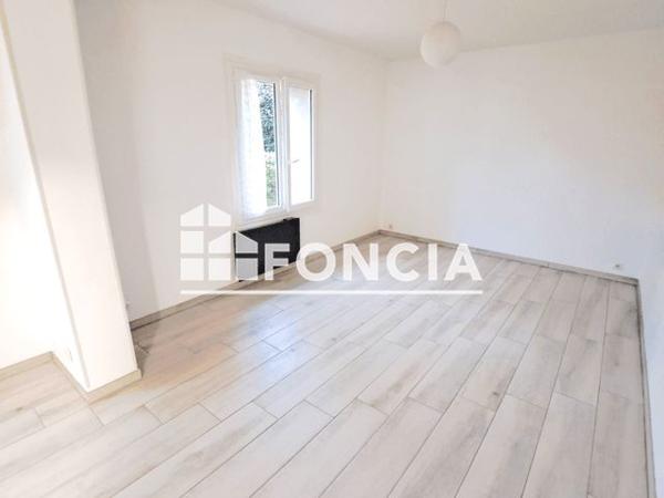 Location Studio 22.87 m² - FERME DE LA MESANGERIE Maule 78580