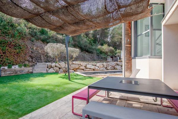 Vente                                                      Villa
                        
                     4 pièces                      137 m2                     à Meyrargues