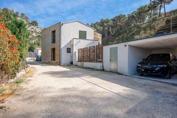 Vente                                                      Villa
                        
                     4 pièces                      137 m2                     à Meyrargues