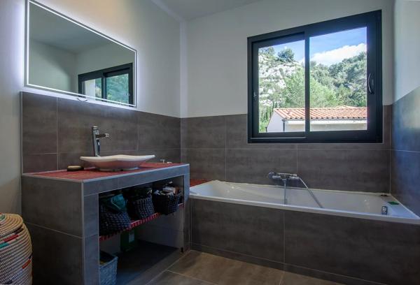 Vente                                                      Villa
                        
                     4 pièces                      137 m2                     à Meyrargues