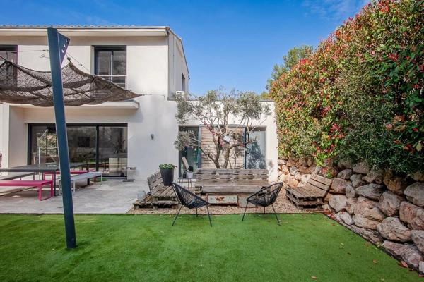 Vente                                                      Villa
                        
                     4 pièces                      137 m2                     à Meyrargues