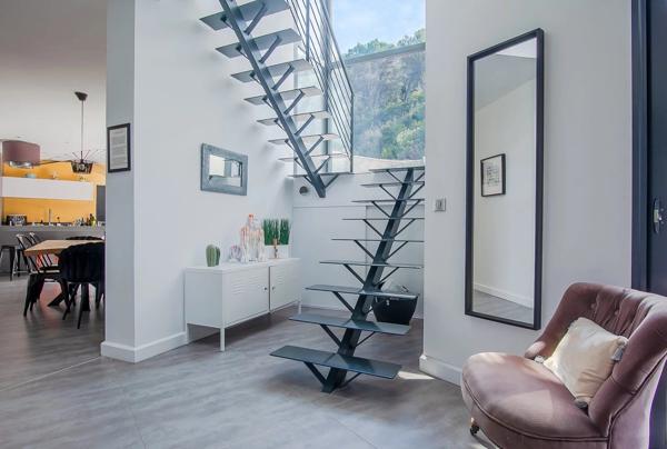Vente                                                      Villa
                        
                     4 pièces                      137 m2                     à Meyrargues