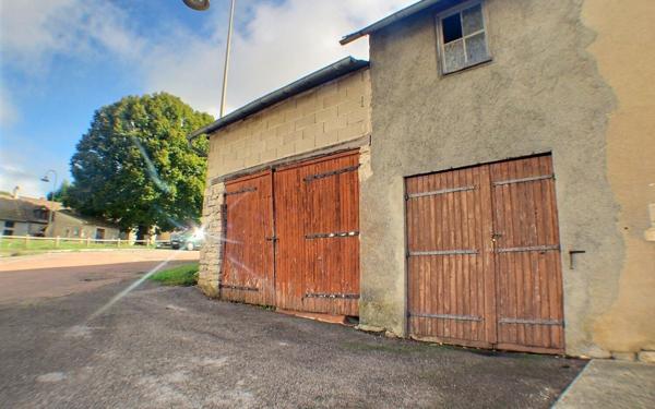 Maison à vendre    3 pièces •  Aubaine