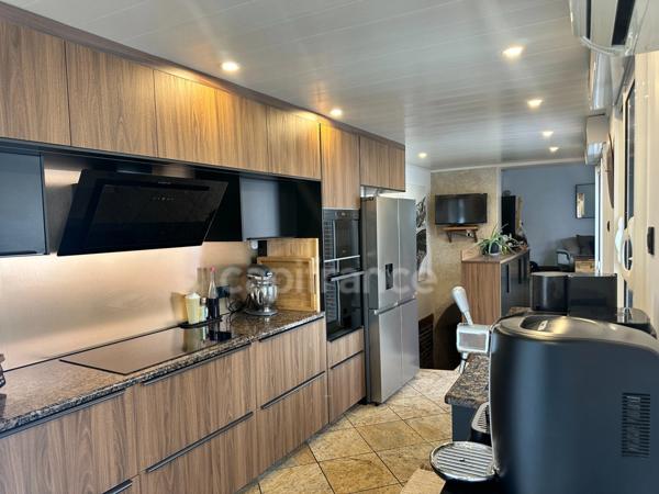 Maison à vendre 7 pièces VERON (89) Maison de ville rénovée – 167 m² habitables – 5 chambres, garage et cour