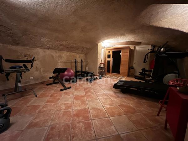 Maison à vendre 7 pièces VERON (89) Maison de ville rénovée – 167 m² habitables – 5 chambres, garage et cour