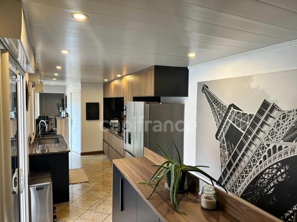 Maison à vendre 7 pièces VERON (89) Maison de ville rénovée – 167 m² habitables – 5 chambres, garage et cour