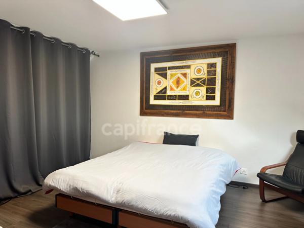 Maison à vendre 7 pièces VERON (89) Maison de ville rénovée – 167 m² habitables – 5 chambres, garage et cour