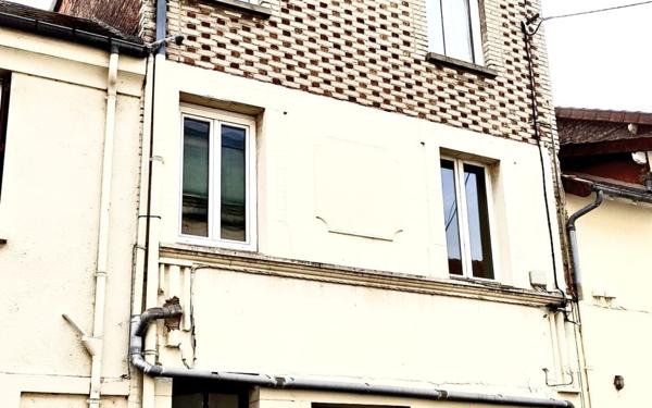 Immeuble à vendre    7 pièces • 150 m2 Chauny