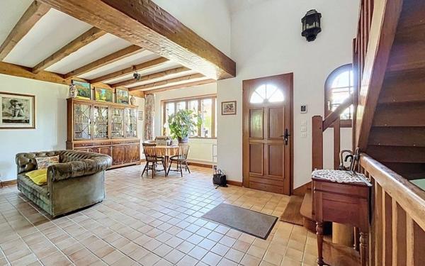 Maison à vendre    7 pièces •  Mandres-les-Roses
