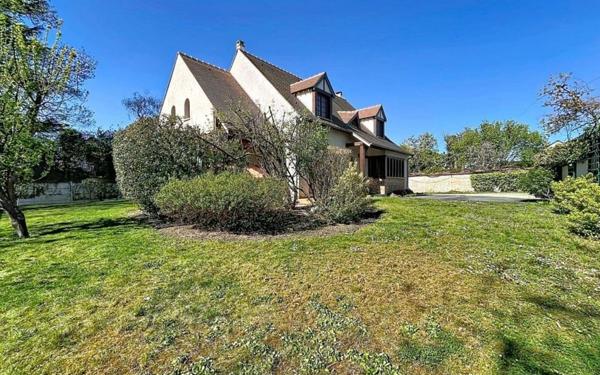 Maison à vendre    7 pièces •  Mandres-les-Roses