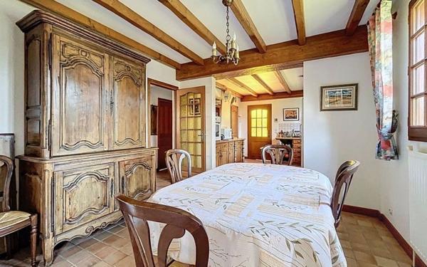 Maison à vendre    7 pièces •  Mandres-les-Roses