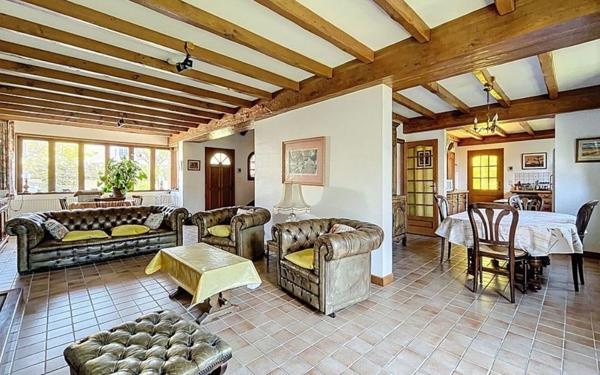 Maison à vendre    7 pièces •  Mandres-les-Roses