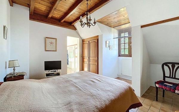 Maison à vendre    7 pièces •  Mandres-les-Roses