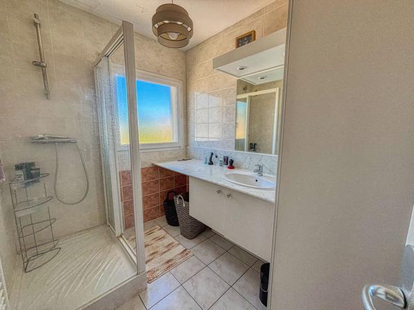 17200 ROYAN Appartement 2 pièces 450m marché central