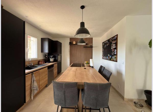 Villa  6 pièce(s) -121 m2 - 11200 LEZIGNAN CORBIERES - 305 000 HAI