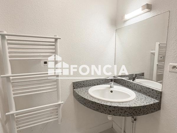 Location Studio 30.79 m² - 28 RUE D'AUZETTE Limoges 87000