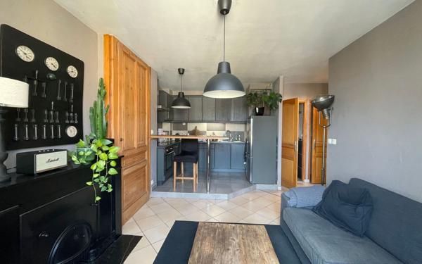 Appartement à vendre    2 pièces •  Villeurbanne
