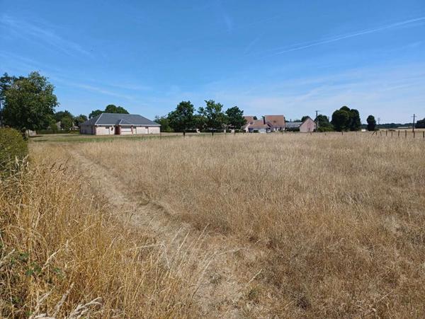 BRETEUIL - Terrain constructible 1800 m² plat & clos proche forêt