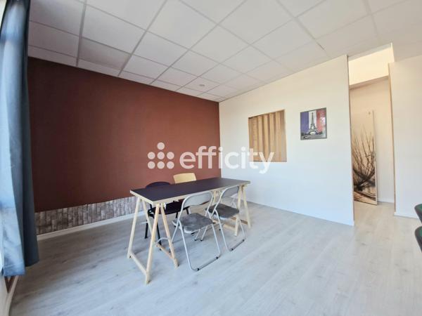 Local Commercial
         5 pièces
        - 260 m² 870 000 € *