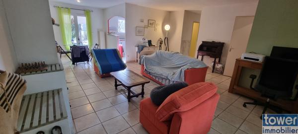 Maison
                                                                                                                                                                                                                                                                                                                        3 pièce(s)                                                                                                                                                                                                          2 chambre(s)                                                                                                                                                                                                          83  m²